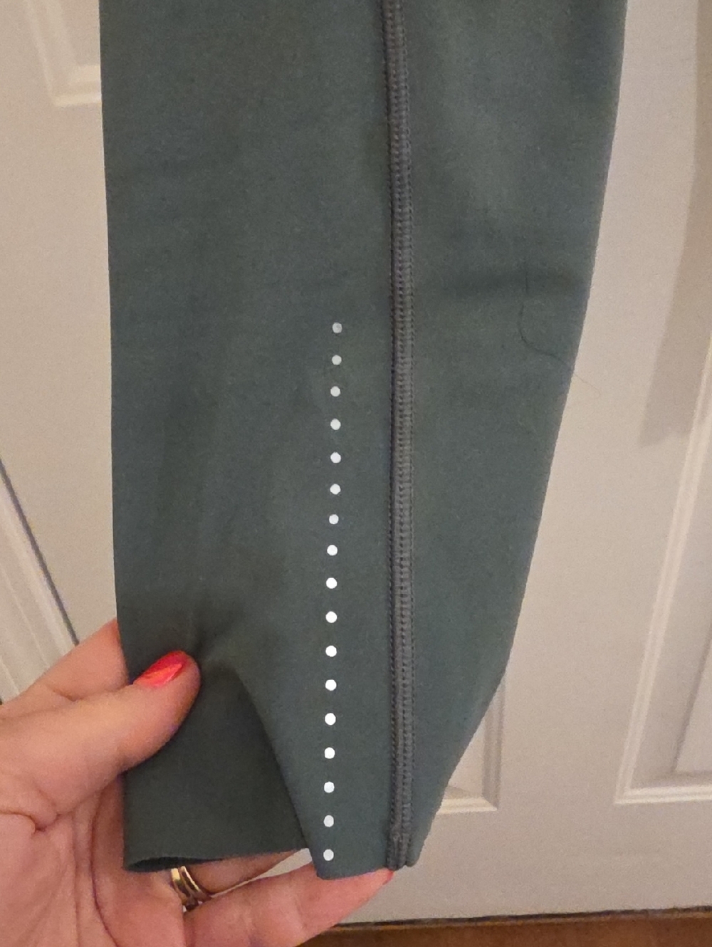 Lululemon Capri - Picture 7 of 9